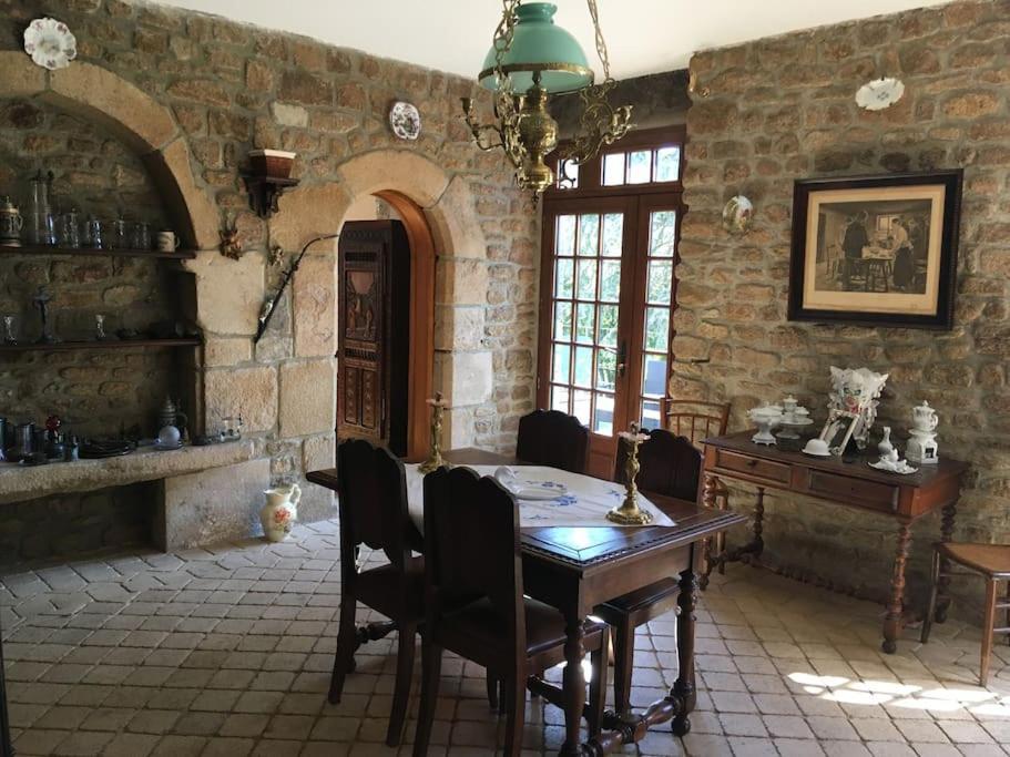 Pleugueneuc La Forge De La Coudraie Bed & Breakfast エクステリア 写真