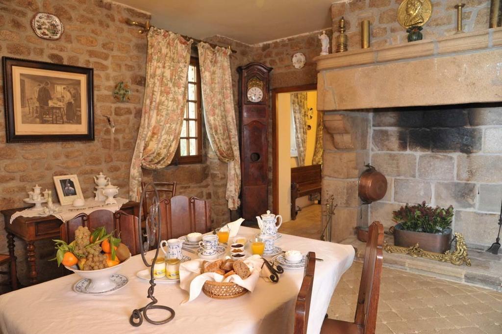 Pleugueneuc La Forge De La Coudraie Bed & Breakfast エクステリア 写真